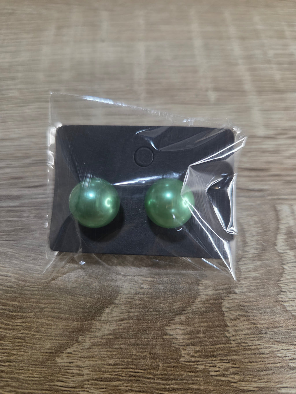 BIG PEARL STUDS