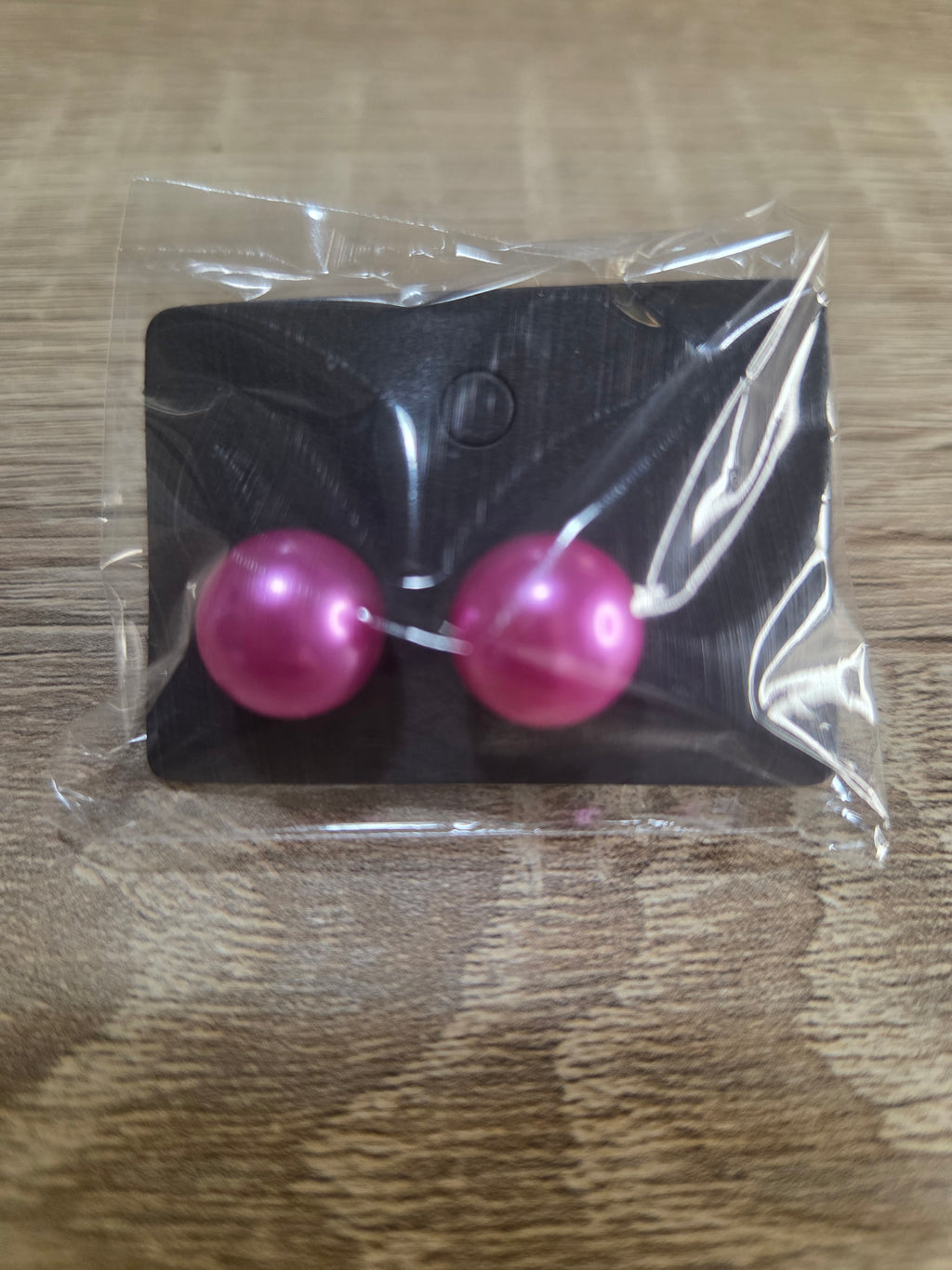BIG PEARL STUDS
