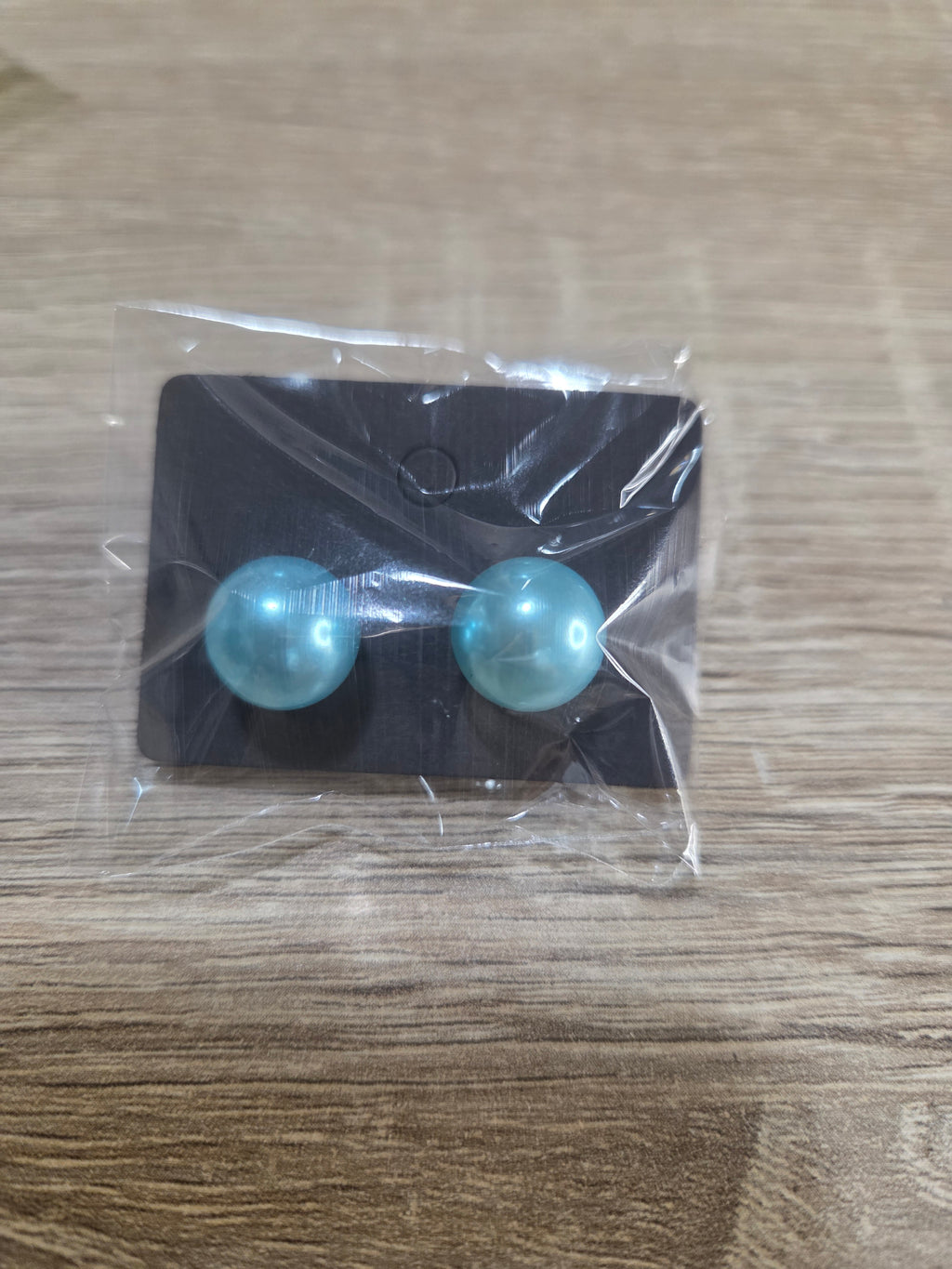 BIG PEARL STUDS